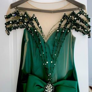 Tarik ediz gown